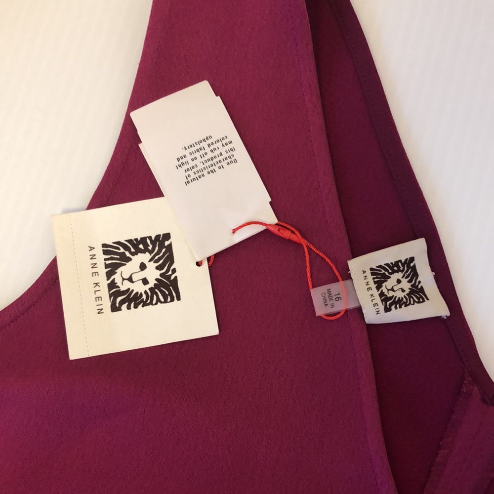 ANNE KLEIN Claret sleeveless dress . V Neck at front and back . - Picture 9 of 11